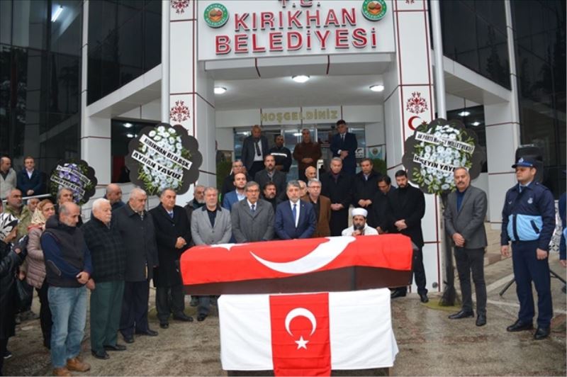 Eski başkan, belediyeden uğurlandı