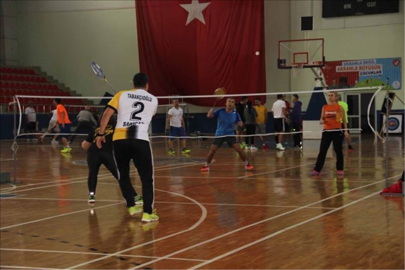 Badminton sporcuları antreman yaptı