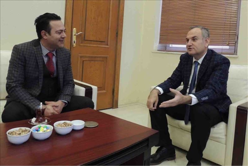 VP adayının kaymakam ziyareti