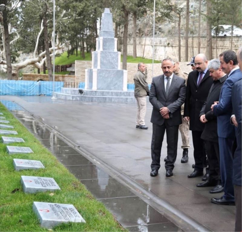 Şehitlik anıtına ´restorasyon´