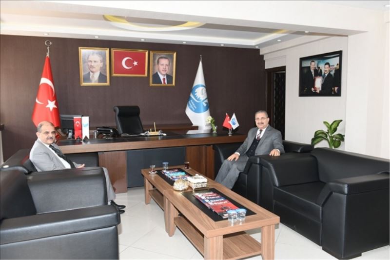 Rektörün belediye ziyareti