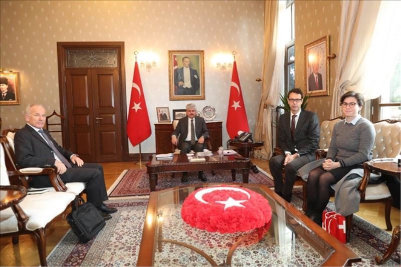 Büyükelçinin ziyareti