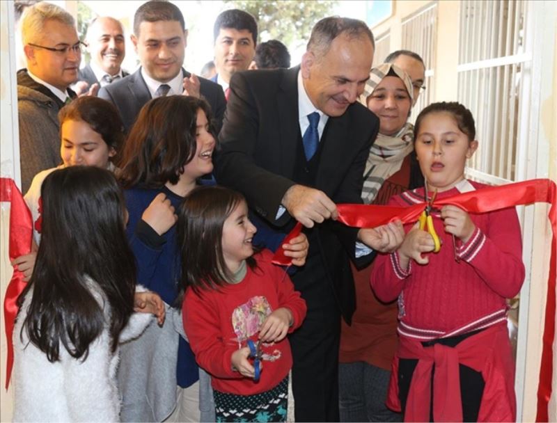 İlkokula kütüphane
