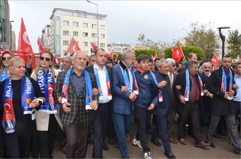 ´Cumhur İttifakı´, yürüyüşle seslendi