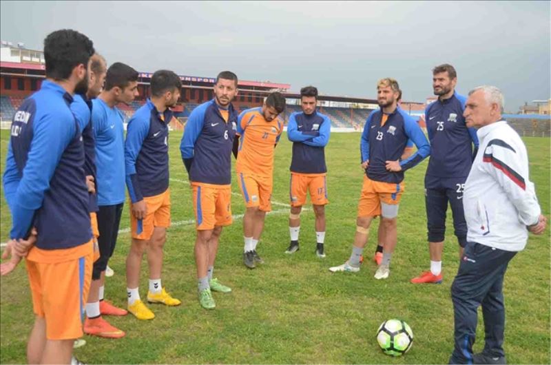 Teknik direktör, futbolcularını uyardı