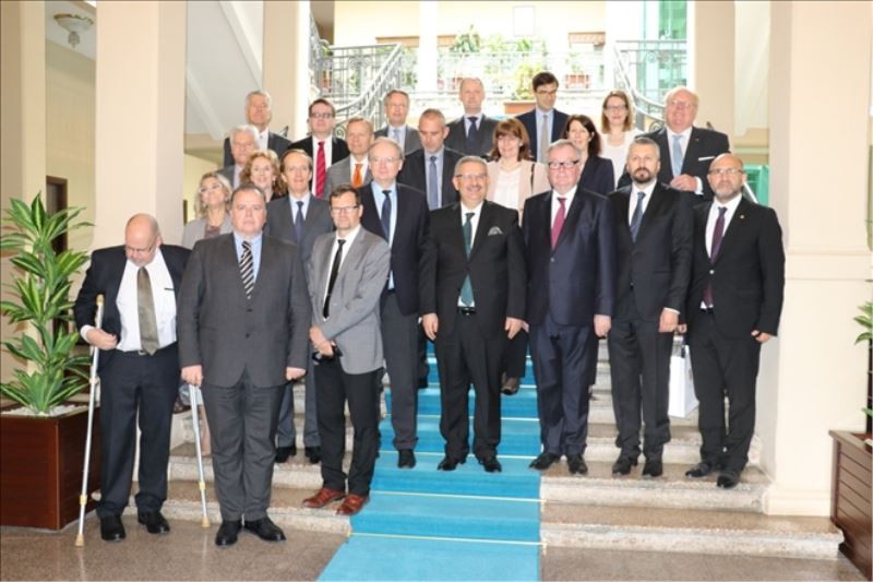 Elçilerden valiye ziyaret