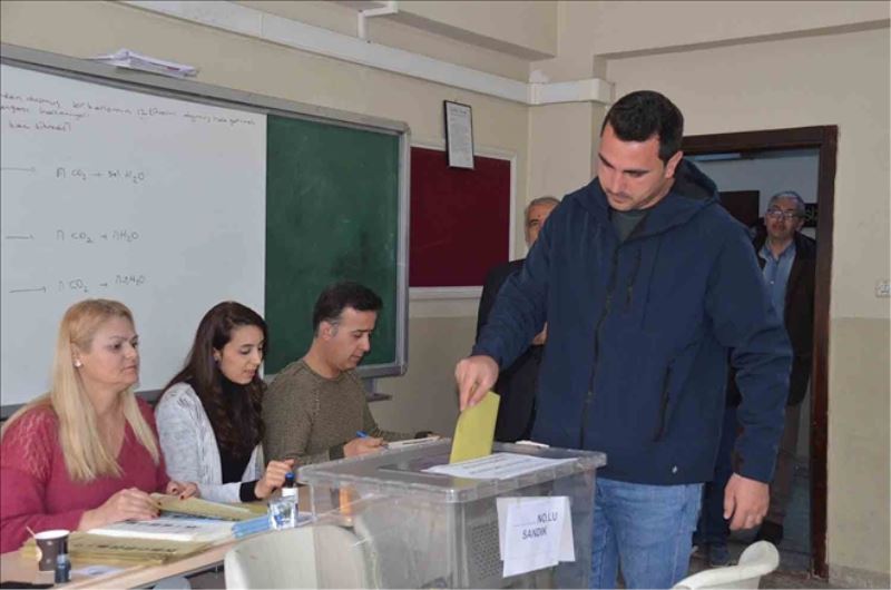 12 CHP, 8 AKP, 4 MHP, 4 DP,