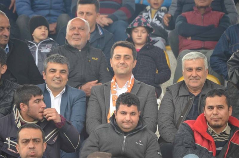 Elmasoğlu tribün desteği verdi