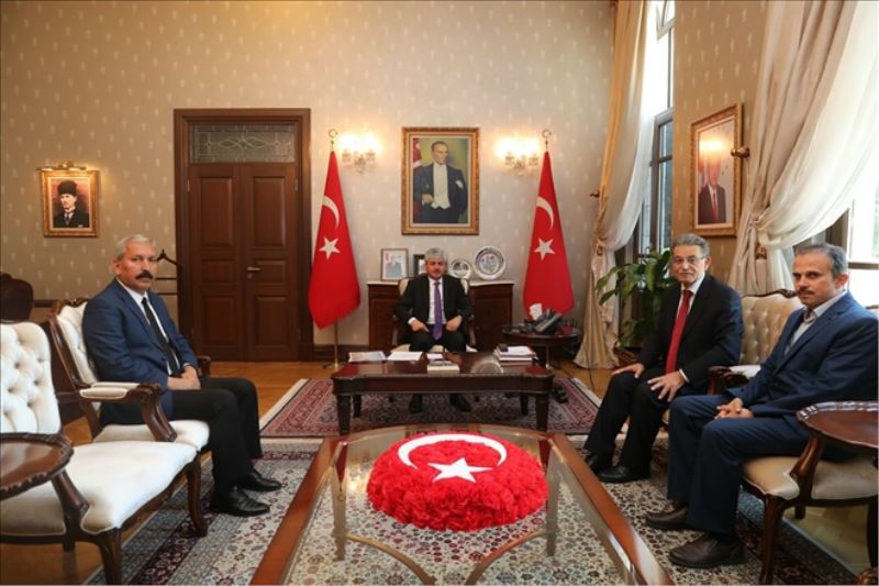 Eski bakanın vali ziyareti