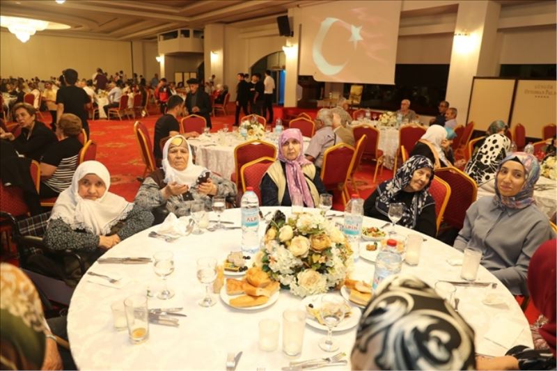 Valinin huzurevi iftarı