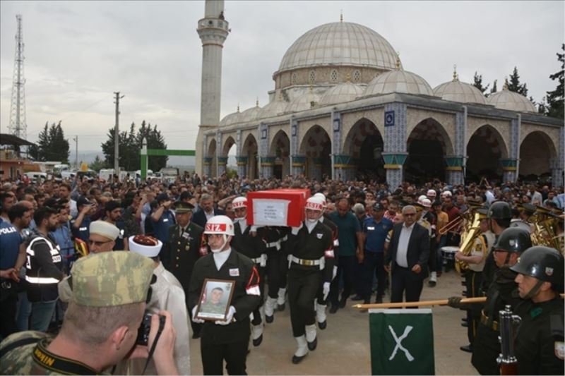 Kırıkhanlı şehit toprağa verildi