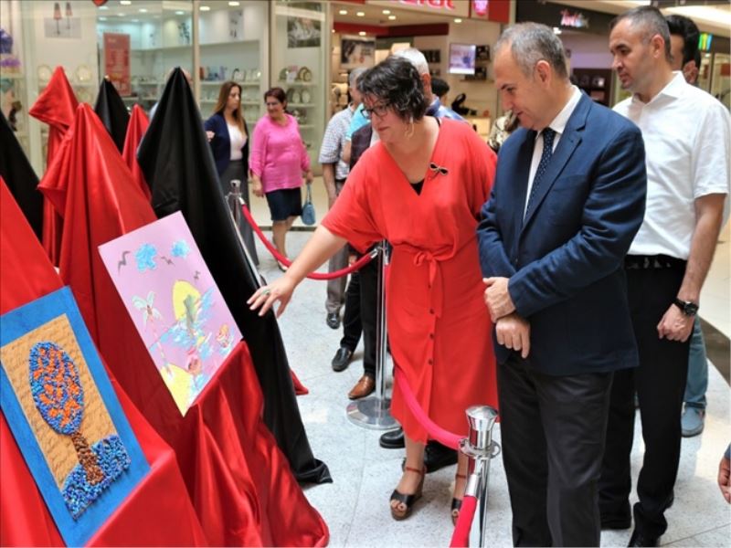 Özel çocukların sergisi