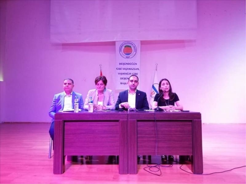 Bir festivalde 7 panel
