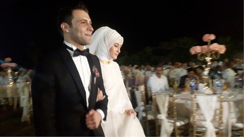 Karasayar, oğlunu evlendirdi