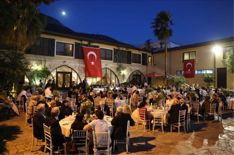 Şehit yakınları ve gazilere yemek