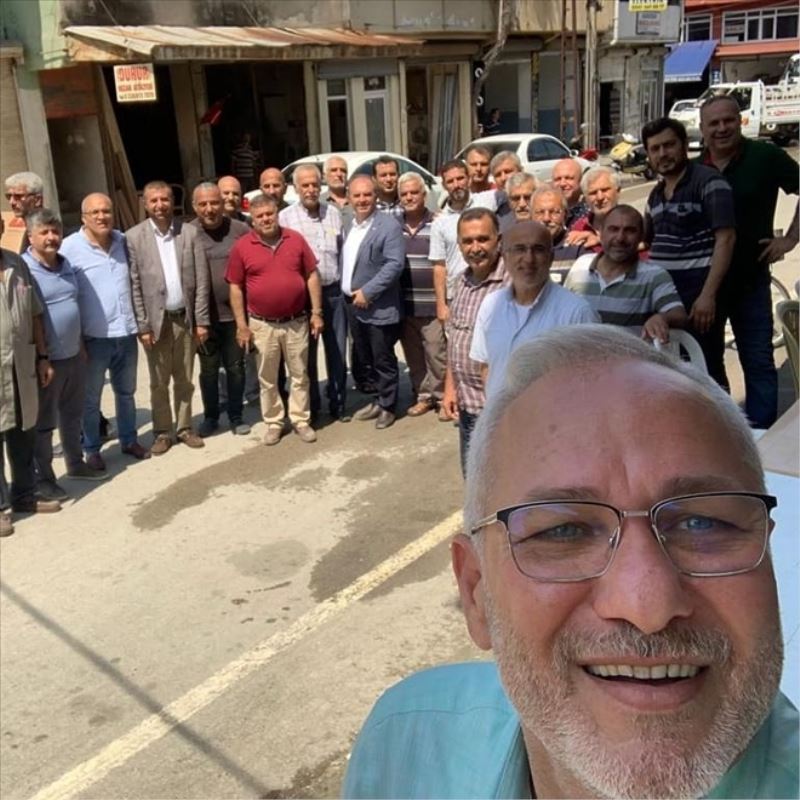 Buluşmasında selfi çekti
