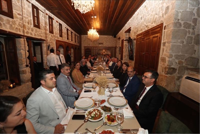 Albay Gürbüz´e yemekli veda