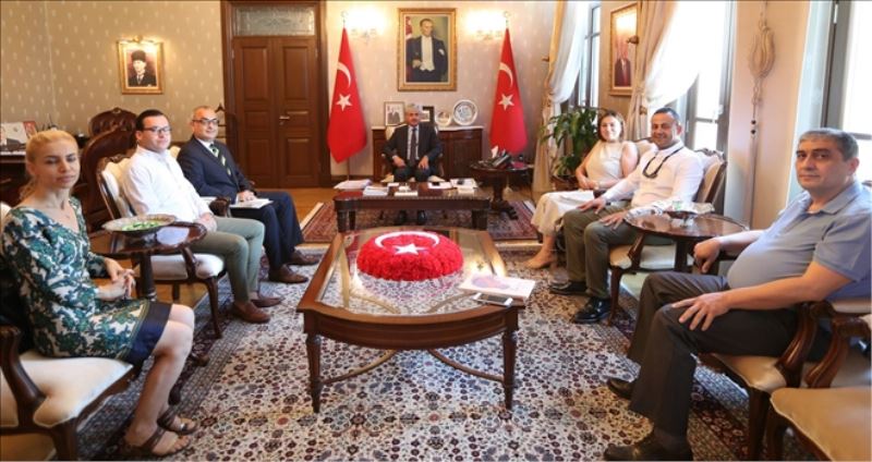 Turizm derneğinin vali ziyareti