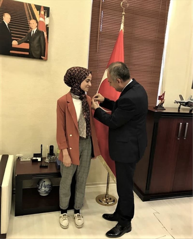 Kaymakamdan YKS ödülü