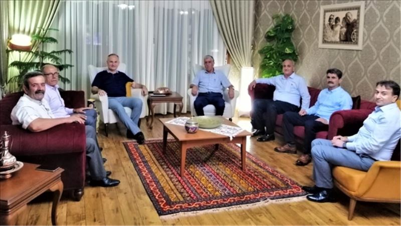 Yönden, muhtarları ağırlamayı sürdürüyor