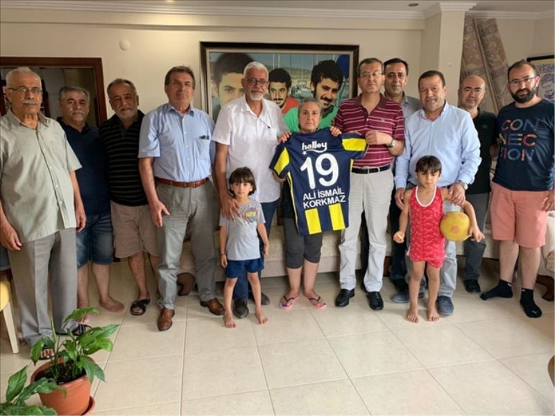 Korkmaz ailesine ´Fenerbahçe forması´