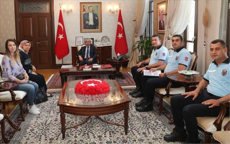Şehit ailesinin vali ziyareti