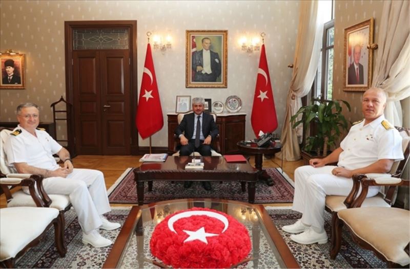 Tuğamiralin veda ziyareti