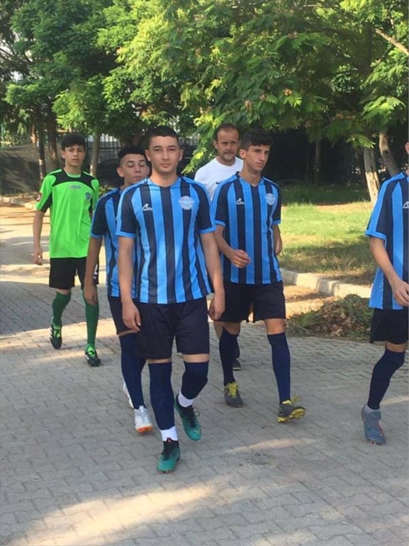 Adnan, Demirspor altyapısında