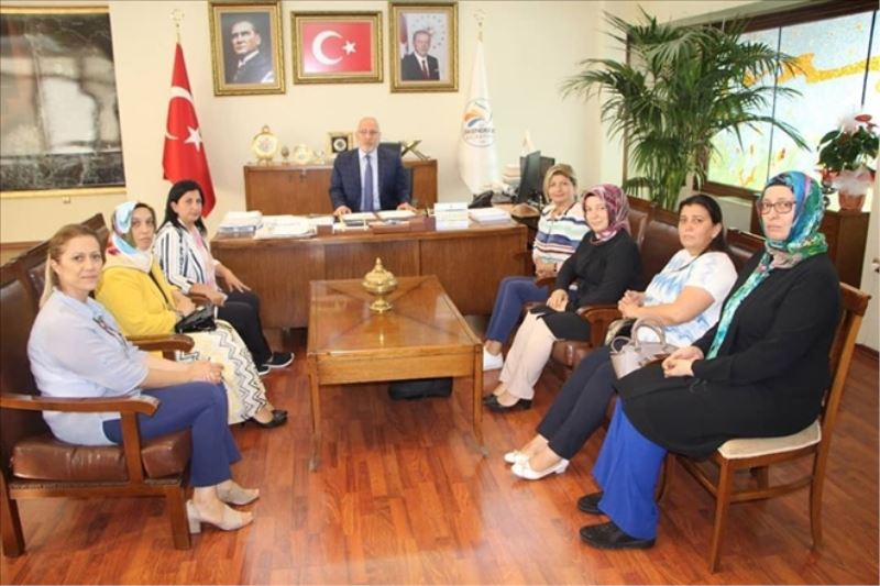 AKP´li kadınların belediye ziyareti