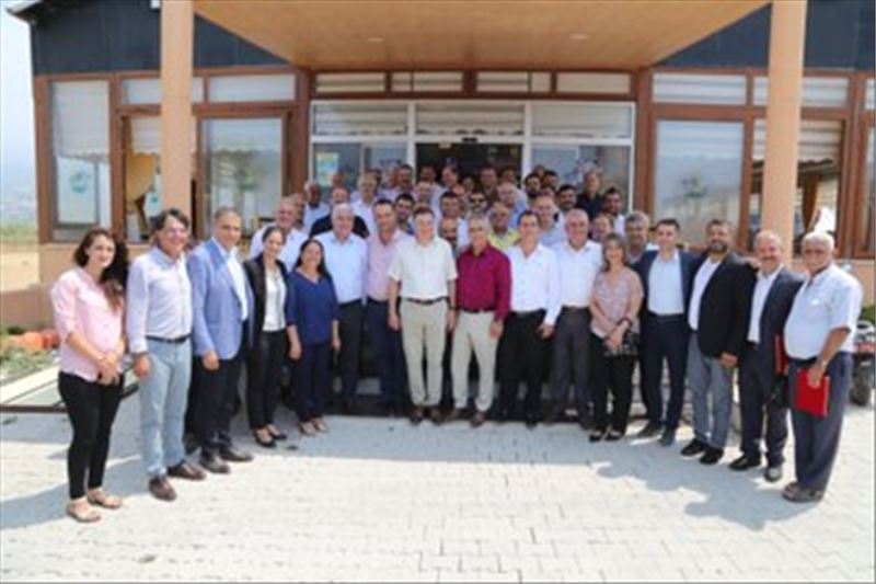 Muhtarlarla buluştu