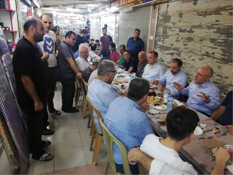 AKP, esnafla kahvaltıda buluştu