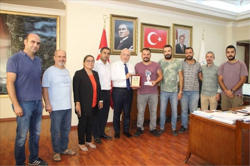Plaketle teşekkür