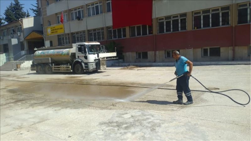 Okullarda belediye temizliği