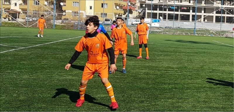 13 yaşındaki Emir, Sivasspor´da
