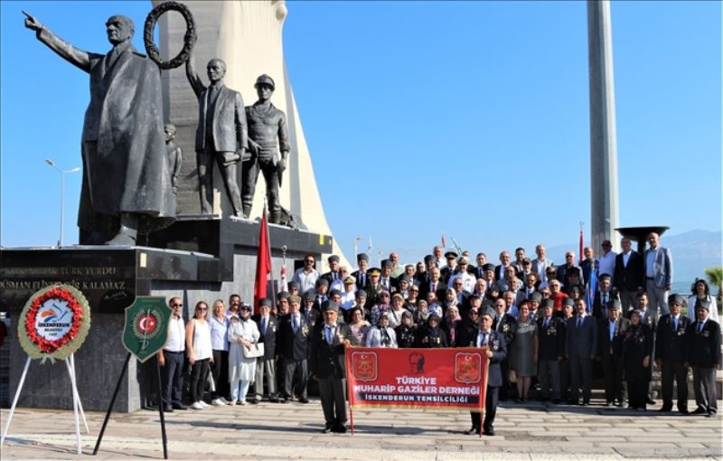 Gazilerden saygı çelengi