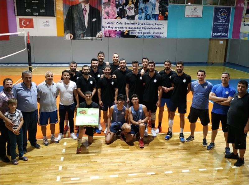 HBB´li voleybolcular ilk antremanı yaptı