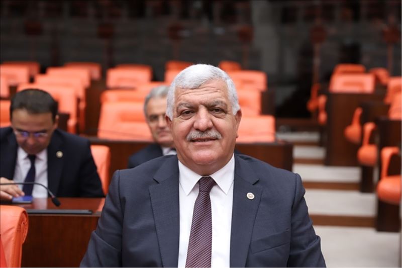 Üniversite mezununun ´kredi sorunu´ önerge oldu