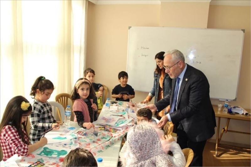 Tatilde belediyeden öğrencilere eğitim