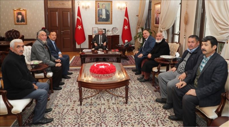 Afgan dernekten valiye ziyaret