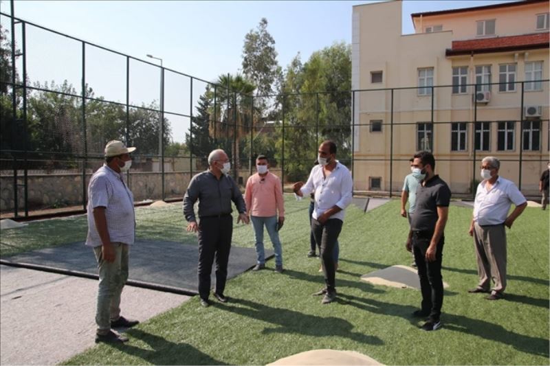 Okul bahçelerine spor sahası