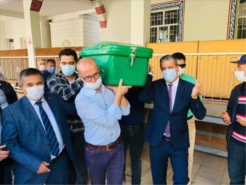 Eski muhtar hastalığa yenildi