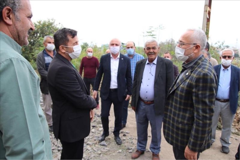 Akçay´da yurttaşlarla buluştu
