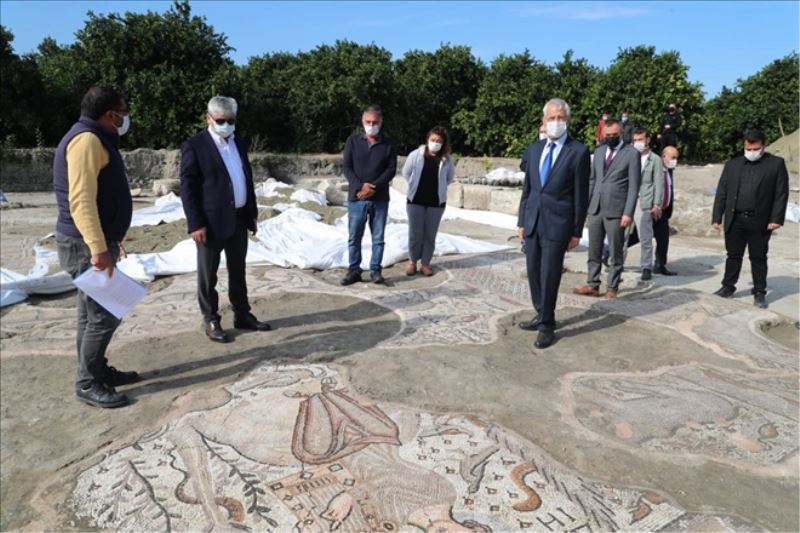 Vali, kilise kazısını inceledi