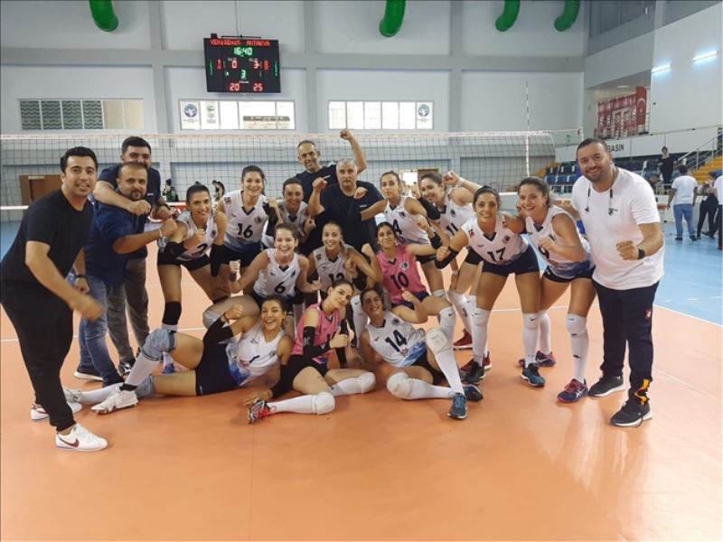 Kadın voleybolcular 3-0 yendi