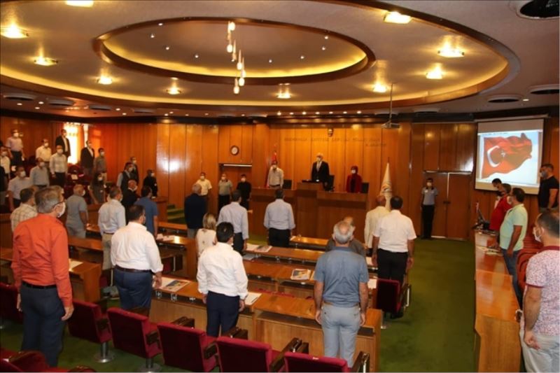 Mecliste  ‘büyükşehir, park, battı çıktı´ polemiği