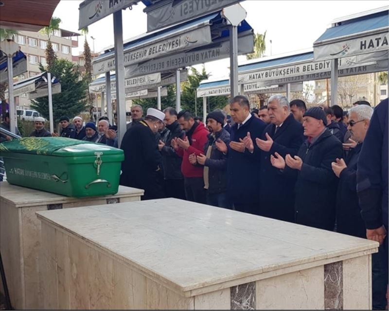 Yarıcı, toprağa verildi