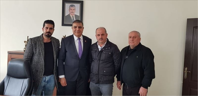 Yüzlerce TIR sınırda ´tıkandı´