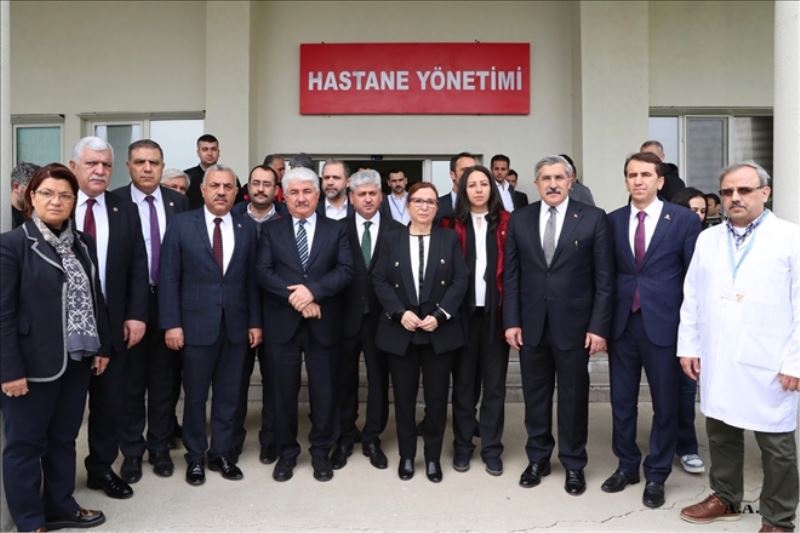 Bakan Pekcan ve milletvekilleri AFAD merkezinde