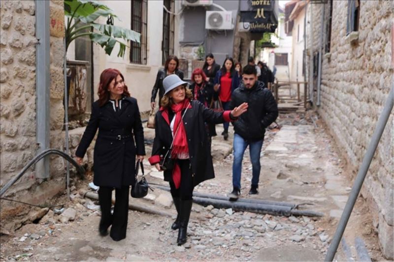 Mersinli üretici kadınların sera incelemesi