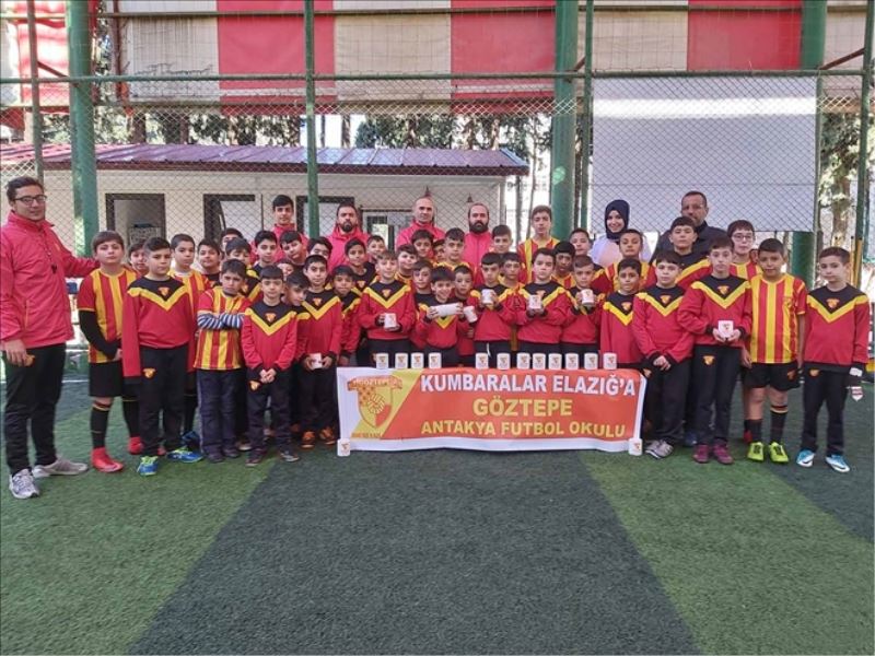 Genç futbolculardan deprem kampanyası